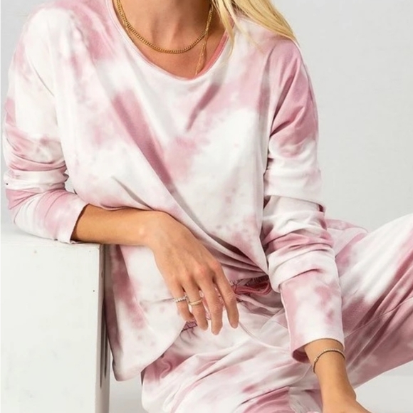Tie dye Loungewear top and bottom set - Picture 2 of 5